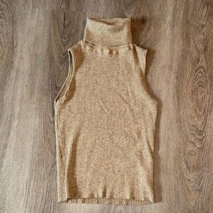 Urban daizy- Sleeveless Ribbed Turtleneck Top - Tan- size m/l